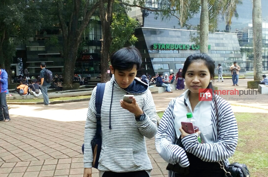 Bikin Baper, Sepasang Mahasiswa Berburu Pokemon Sambil Pacaran