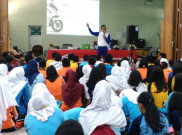 WMS Berbagi Ilmu Safety Riding di SMKN 14 dan SMKN 31