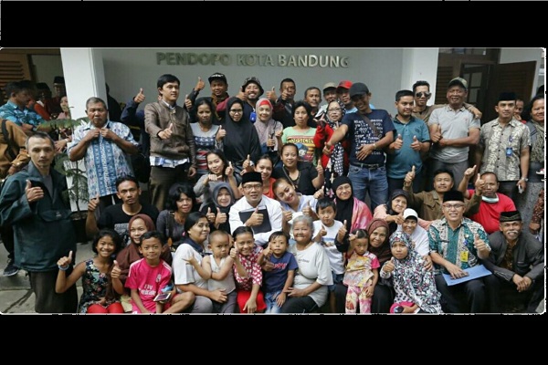 Solusi Ridwan Kamil untuk Korban Penertiban PT KAI
