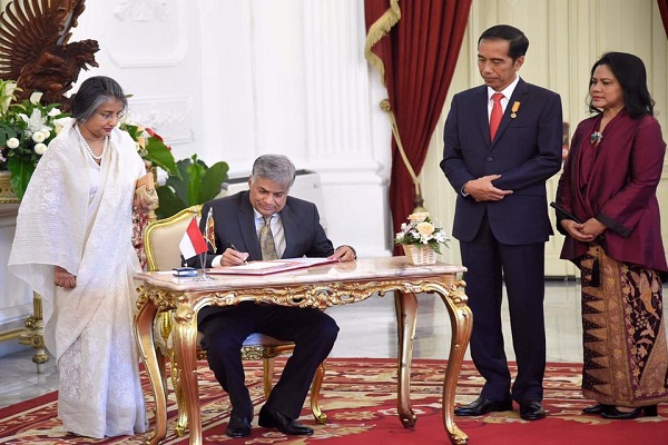 Sri Lanka Lirik Kereta Api PT Inka