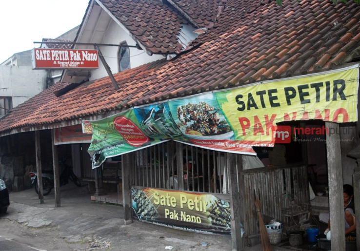  Mengenal Level Pedas Sate Petir Pak Nono