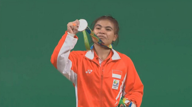 Lifter Sri Wahyuni Persembahkan Medali Pertama untuk Indonesia