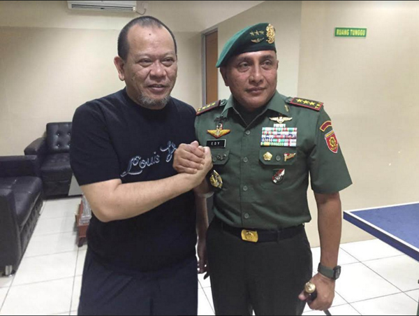 Letjen TNI Edy Rahmayadi dan La Nyalla Mattalitti Bahas PSSI di Rutan Kejagung