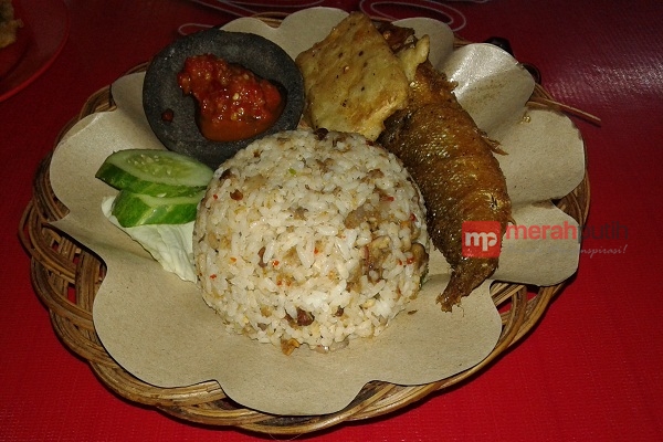 Sedapnya Nasi Tutug Oncom Cirebon