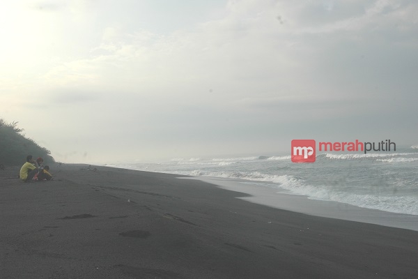 4 Pantai Surganya Mancing Mania di Yogyakarta