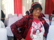 Djarot Dipeluk Nenek-Nenek Saat Datang ke DPP PDIP