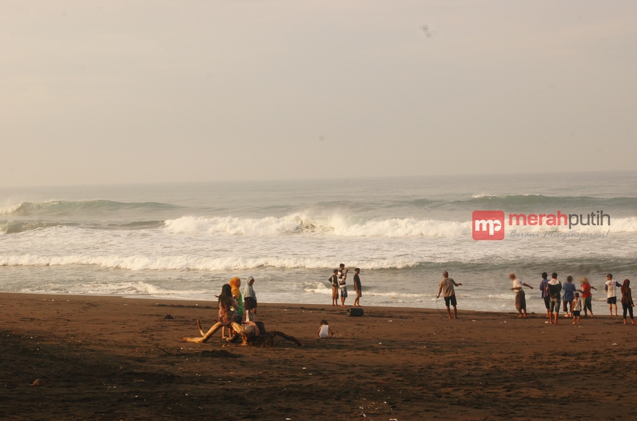 Indahnya Pesona Pantai Baru Bantul