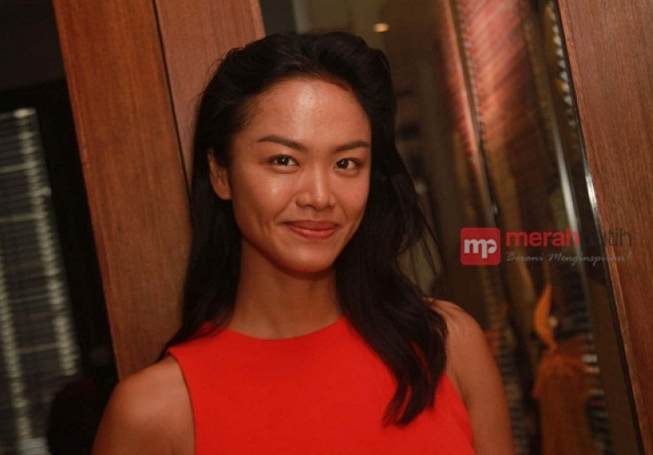 Kelly Tandiono Jadi Wanita 40 Tahun di Film Labuan Hati