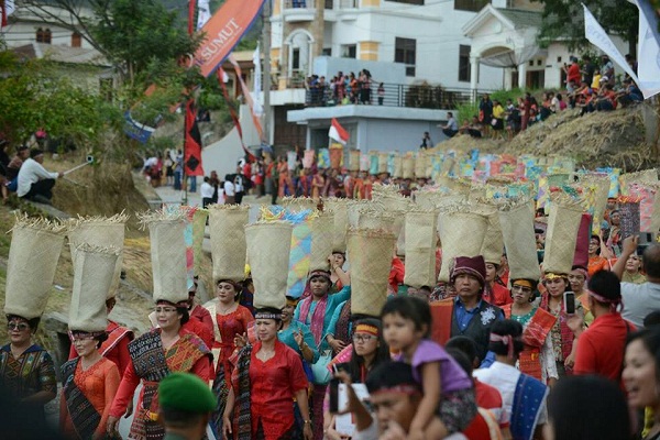 Kemeriahan Karnaval Danau Toba