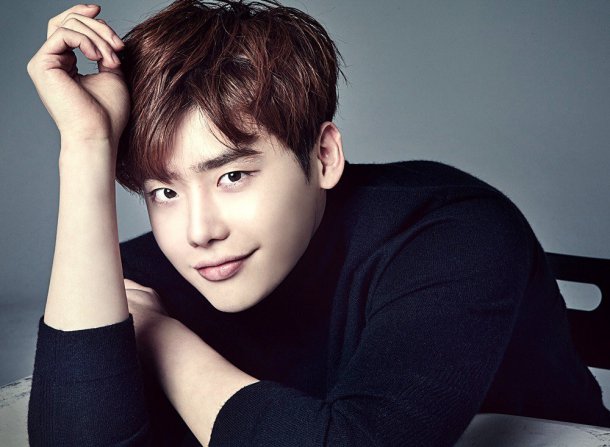 Lee Jong Suk Jadi Pembunuh Berantai Sadis di Film Terbaru 'VIP'