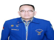 Ruhut Sitompul Politisi Seribu Wajah dengan Satu Prinsip