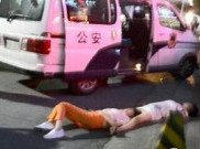 Dua Perempuan Pingsan di Jalan Setelah Bertengkar Delapan Jam 