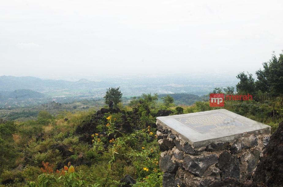 Indahnya Pemandangan di Bukit 1000 Bintang Bukit Luhur Kuningan