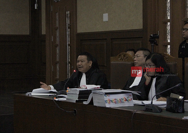 Otto Curiga Ada Permainan antara Jaksa dan Darmawan Salihin