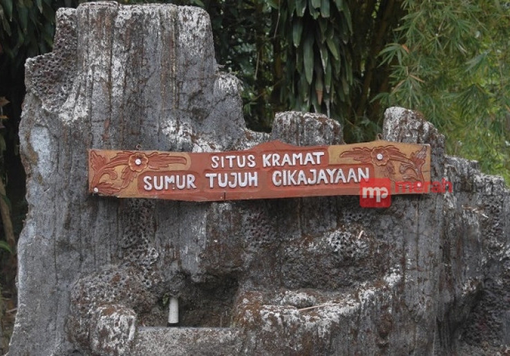 Sumur Tujuh Cikajayaan, Petilasan Wali Asal Cirebon