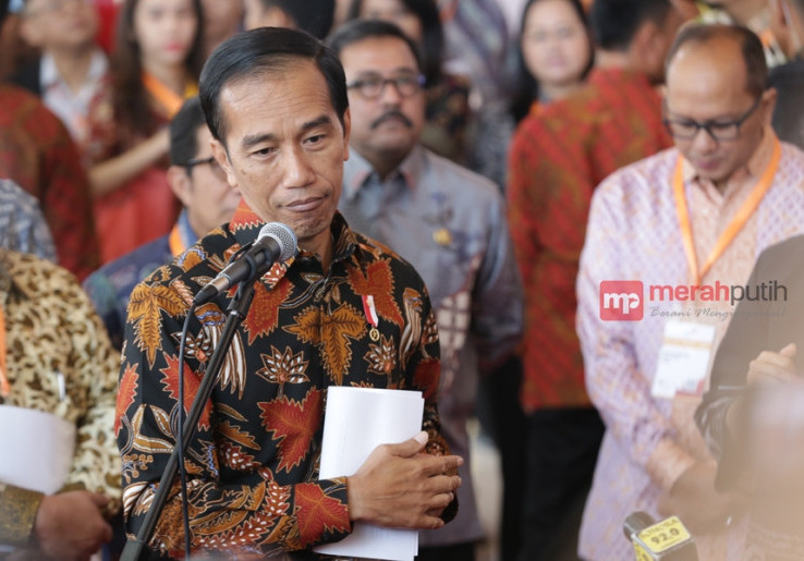 Presiden Jokowi dalam Indonesia Fintech Festival and Conference 2016