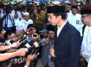 Raja Bhumibol Adulyadej Dimata Jokowi