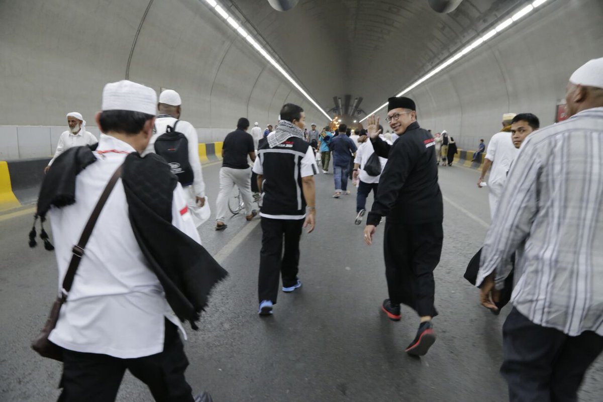 Video Jemaah Haji Indonesia Saat Lempar Jumroh 