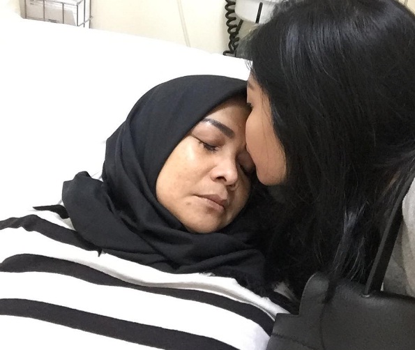 Gara-Gara Raffi dan Ayu Ting Ting, Mama Rieta Sakit?