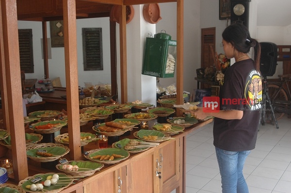Angkringan Gadjah Tantang Anda Makan Sepuasnya dengan Rp15.000