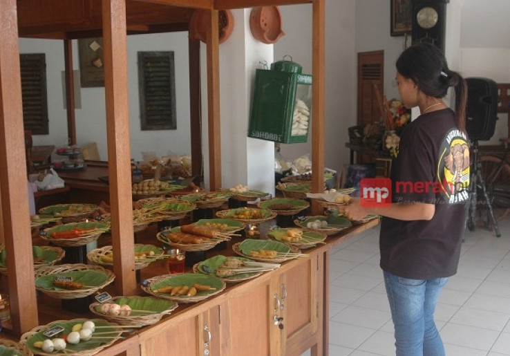 Angkringan Gadjah Tantang Anda Makan Sepuasnya dengan Rp15.000