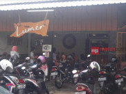 Timur dan Barat Bertemu di Cafe Lumer 