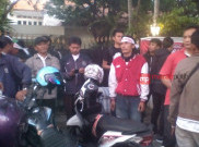 Jelang Pengumunan, Puluhan Orang Aksi Dukung Risma di DPP PDIP