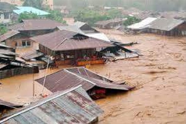 Banjir Bandang Garut, Kepala BNPB Laporkan Perkembangan Penanganan ke Presiden