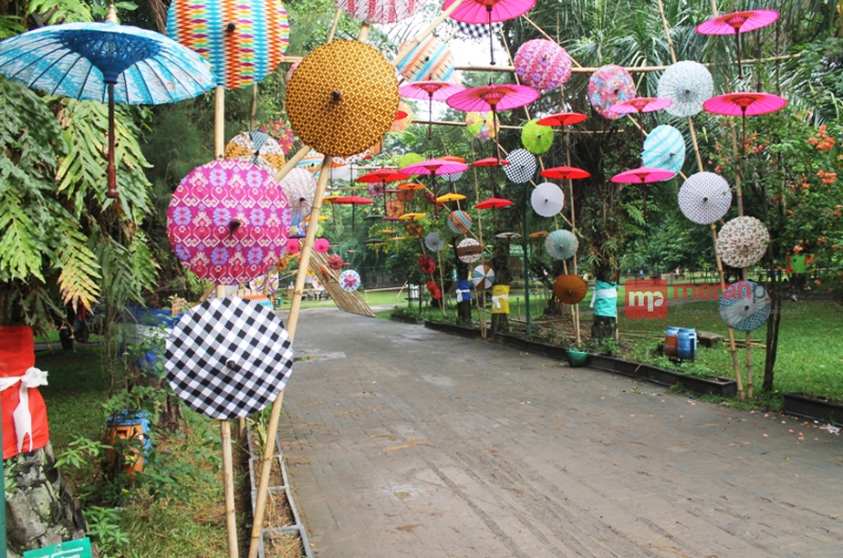 Festival Payung Indonesia 2016 di Kota Solo