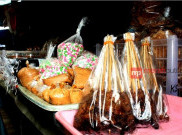 Sensasi Kuliner Serba B2 dan Barang Unik di Pecinan Pasar Lama
