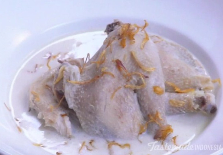 Cicipi Lezatnya Ayam Pirang Khas Jayapura