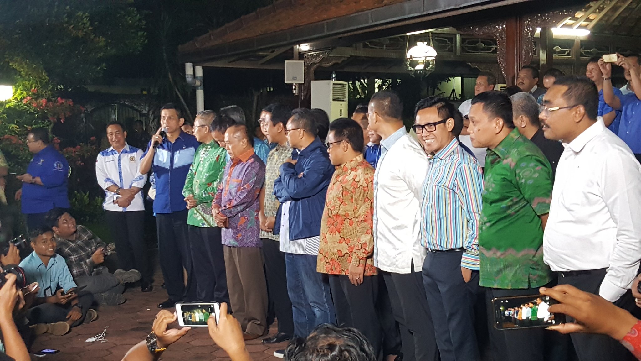 Poros Cikeas Resmi Usung Agus Yudhoyono-Sylviana Murni jadi Penantang Ahok-Djarot