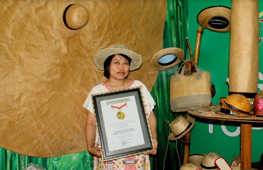Topi Bambu Ikon Kabupaten Tangerang Disukai di Jepang