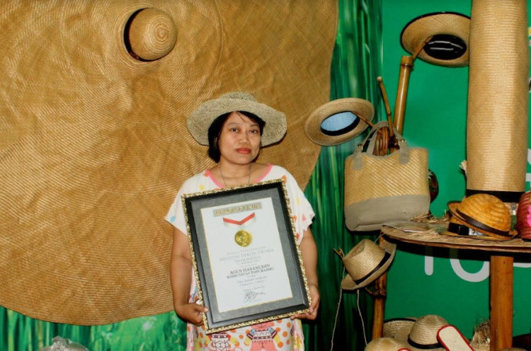 Topi Bambu Ikon Kabupaten Tangerang Disukai di Jepang