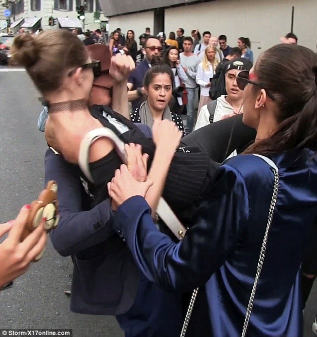 Video Gigi Hadid Ngamuk Gara-Gara Pria Asing