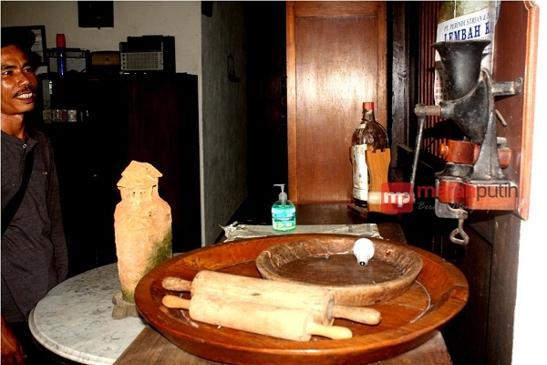 Menelusuri Sejarah Benda Kuno di Rumah Kayu Goen