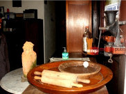 Menelusuri Sejarah Benda Kuno di Rumah Kayu Goen