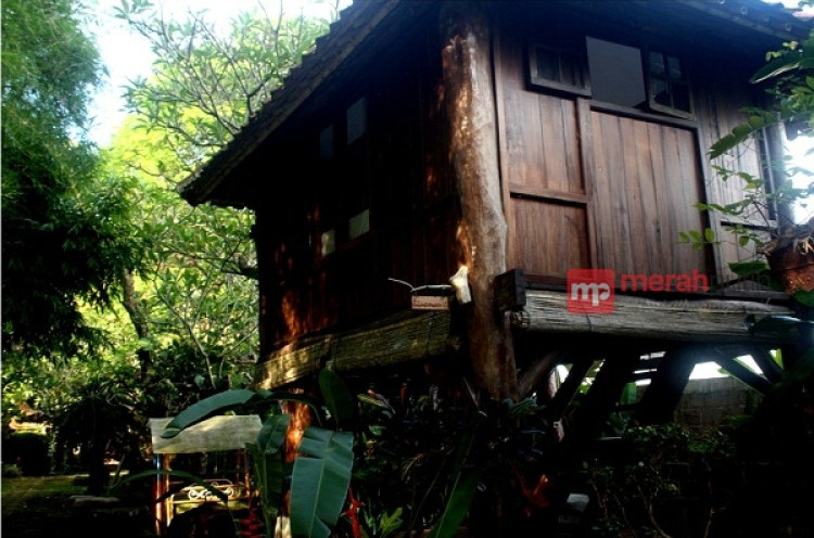 Sensasi Bersantai di Jineman Rumah Kecil Khas Jawa Timur