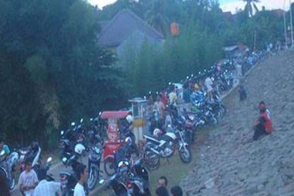 Situ Gintung Jadi Wahana Kumpul-Kumpul Komunitas Motor