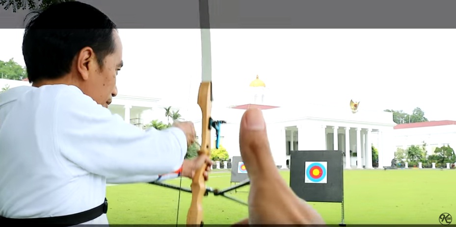 Tips Jitu Memanah Ala Jokowi di Vlog Kaesang