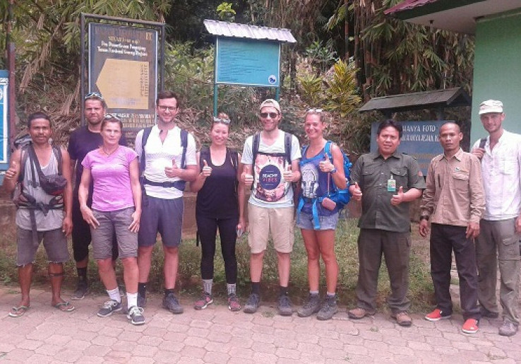 Gunung Barujari Meletus, Ratusan Pendaki Dievakuasi