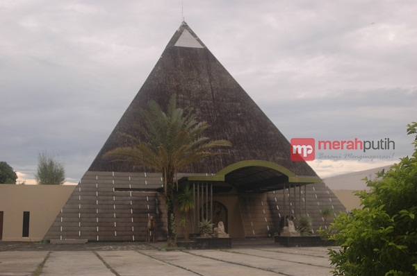 Pyramida Cafe Sajikan Makanan Tradisional dan Modern