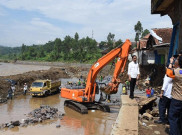 Presiden Jokowi Tinjau Terdampak Banjir Garut