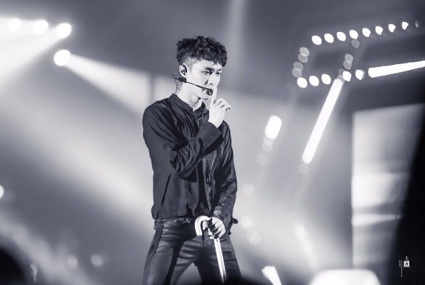 Lay EXO Beri Hadiah Spesial di Hari Ulang Tahunnya untuk Fans