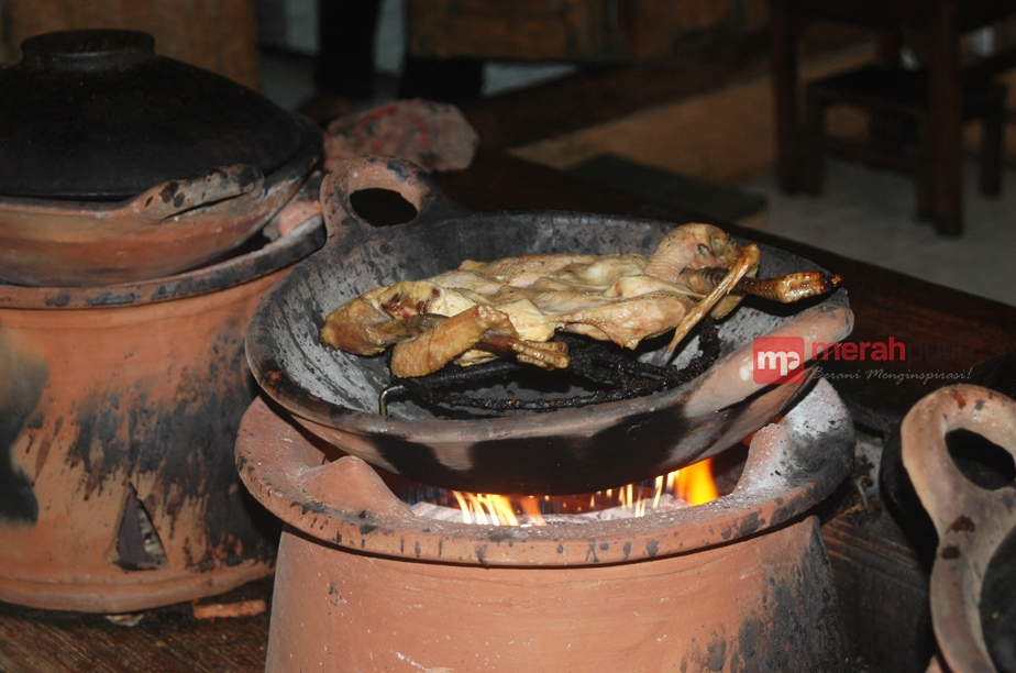 Kelezatan Ayam Panggang Bantul Mbah Dinem yang Khas