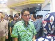 Kampanye di Pasar, Sandi Nyanyi Bareng dan Dengar Keluhan Pedagang
