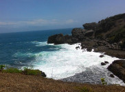 Keindahan Alami Pantai Ngusalan Gunungkidul yang Belum Terjamah