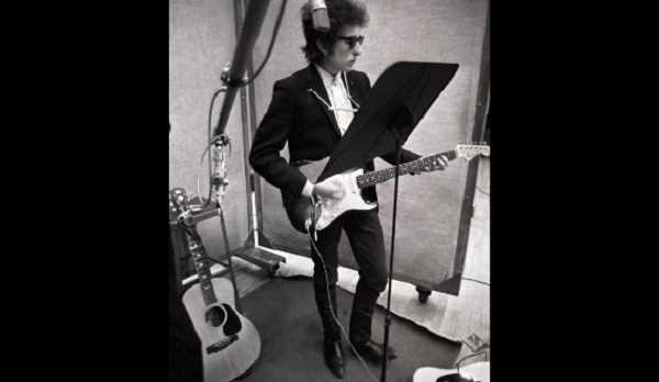 Nobel Sastra 2016 Diberikan kepada Penyanyi Bob Dylan
