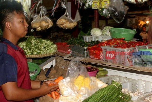 Memasuki Musim Hujan Harga Cabai Mulai Merangkak Naik
