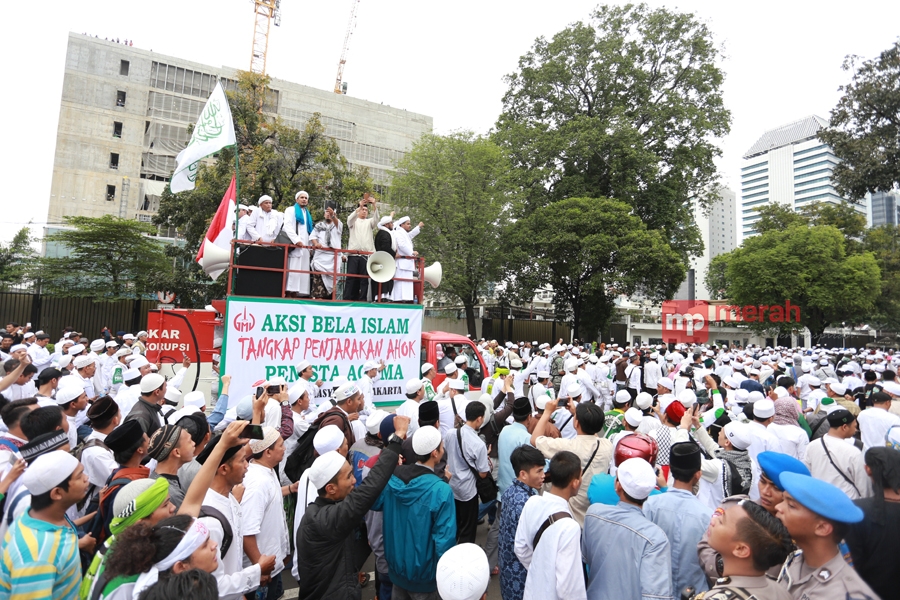Jelang Demo 4 November, Ribuan Mahasiswa Berkumpul di Tugu Proklamasi